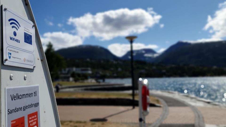 Lenkje til artikkel: Gratis WiFi4EU-nettverk i uterom vert avslutta